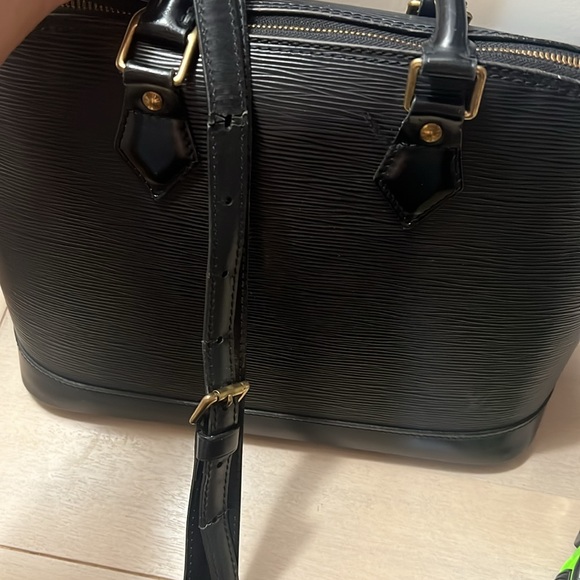 Louis Vuitton Alma Pm Epi Leather - Picture 5 of 6